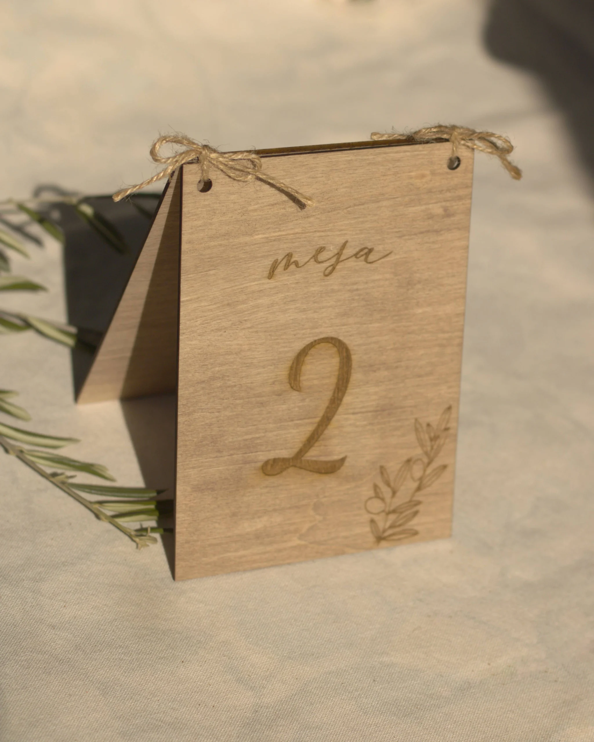 Marcador de Mesa Rústico B&M